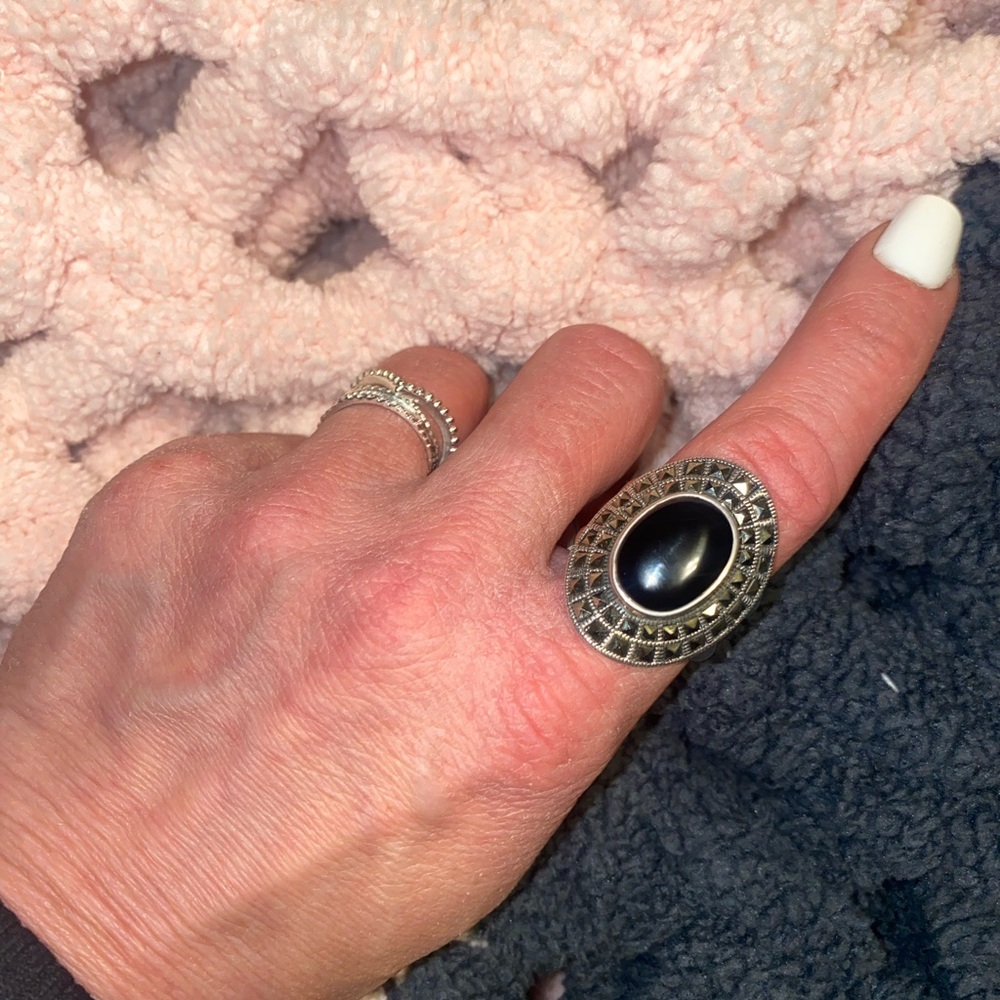 Black and Silver Ornate Ring Set